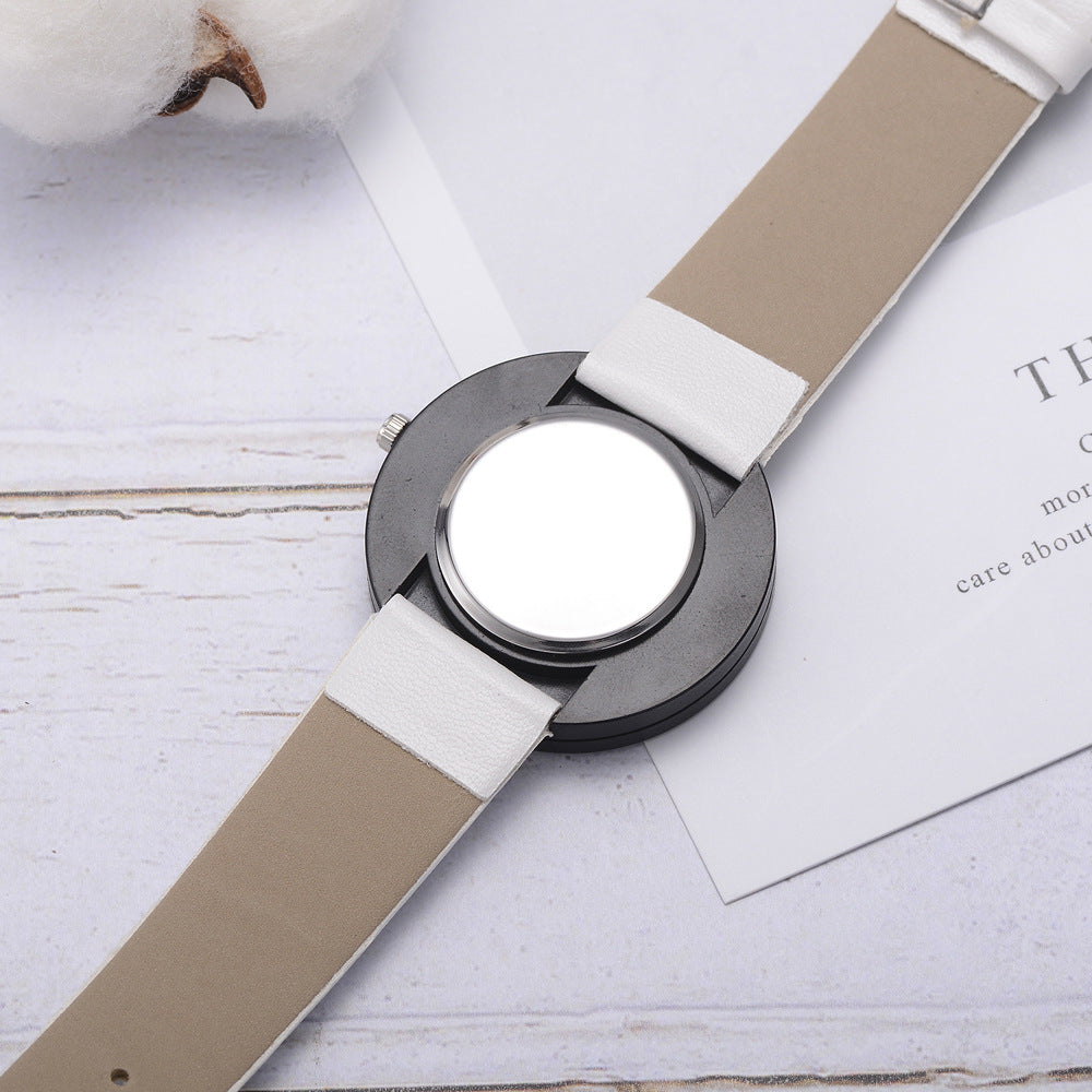 Minimalist Analog Watch – Timeless Style | PHYLIA
