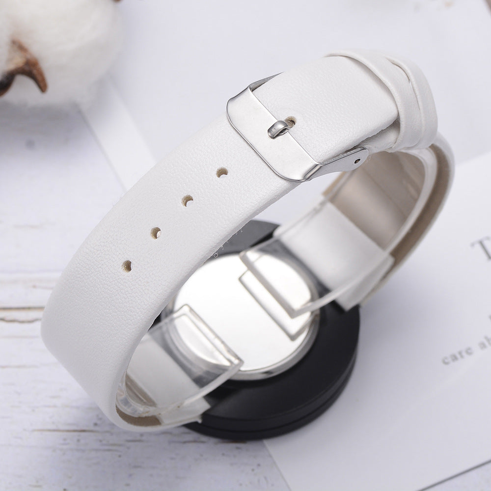 Minimalist Analog Watch – Timeless Style | PHYLIA