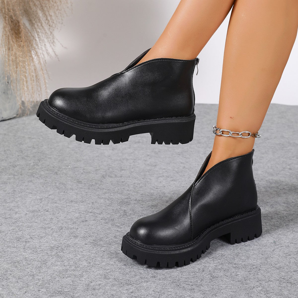 Plus-Size Chunky Heel Ankle Boots | PHYLIA